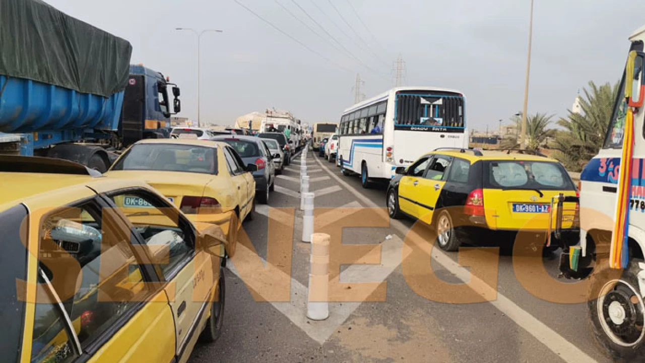 Autoroute AIBD-Dakar : un carambolage bloque la circulation entre Toglou et Sébikotane