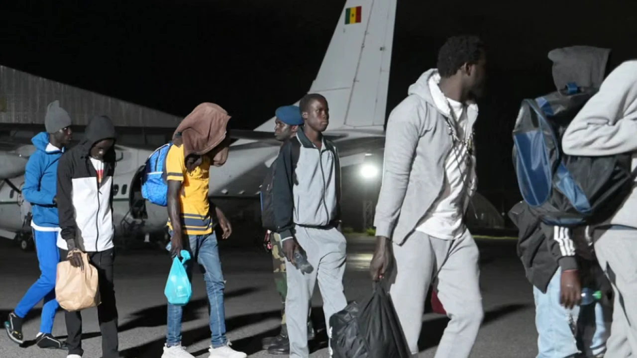 Unos sesenta senegaleses regresan de Sudáfrica a Dakar