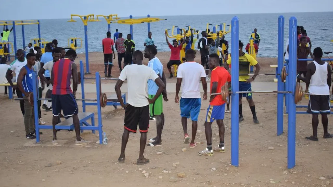 Corniche ouest de Dakar : les usagers veulent préserver l’accès public au front de mer