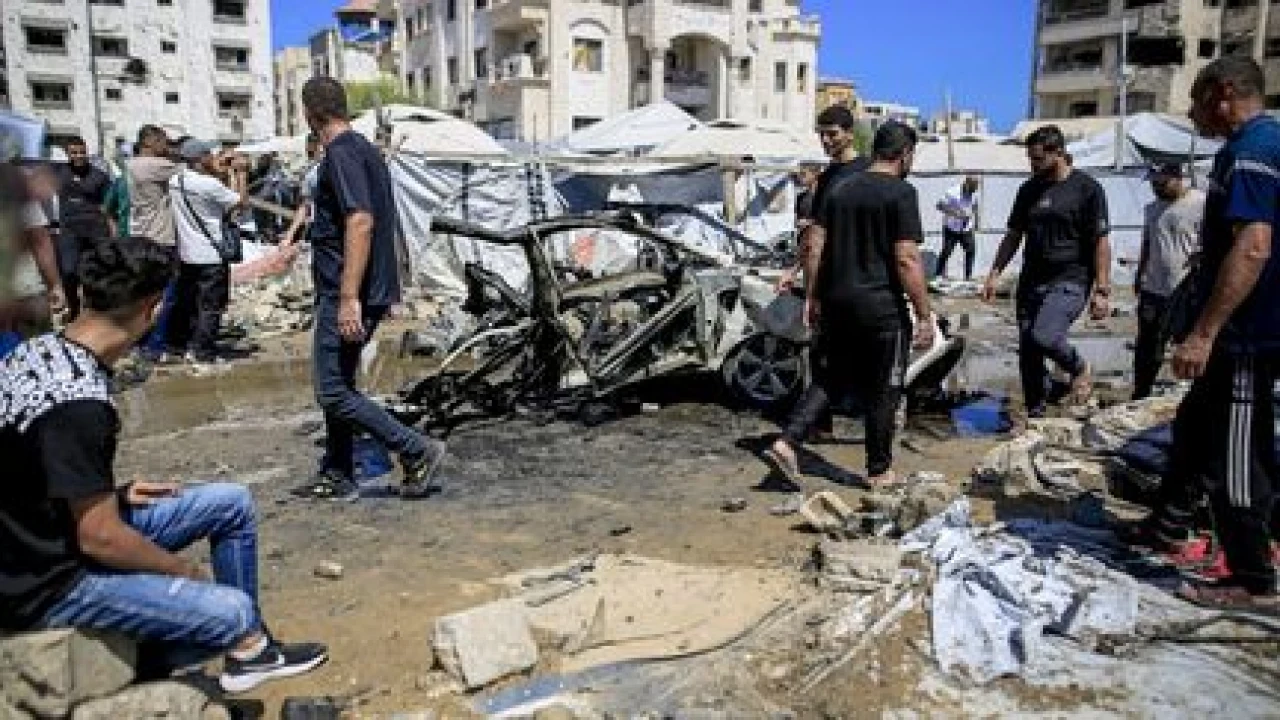 غزة: مقتل ثلاثة أشخاص في ضربات إسرائيلية خلال عملية استهدفت مسؤولاً في حماس