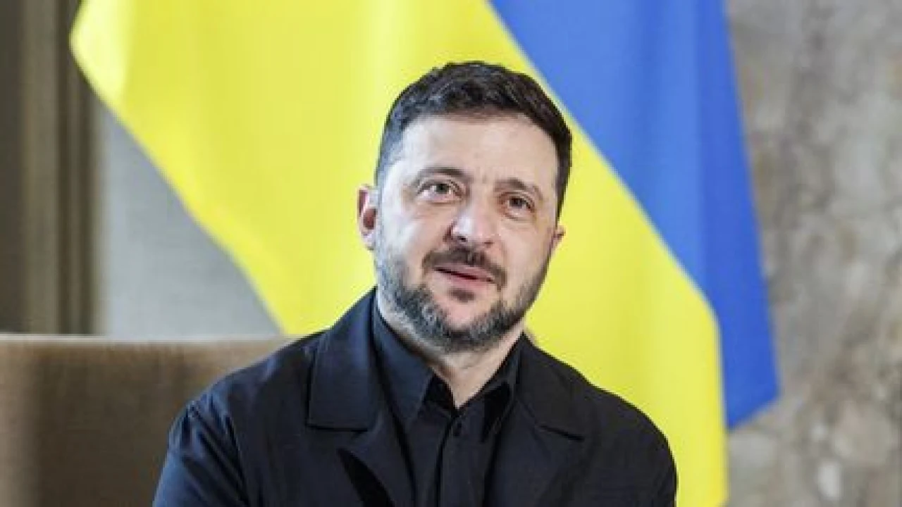 War in Ukraine: Zelensky warns airlines of risks in Russian airspace