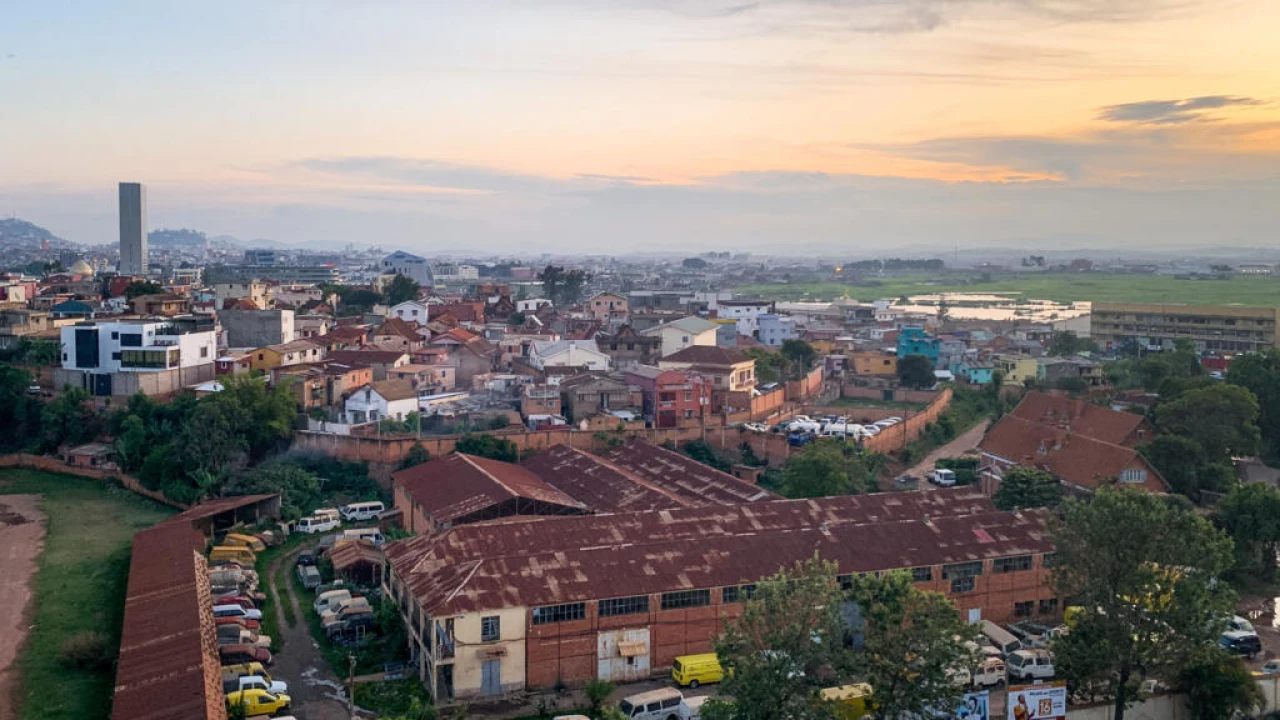 Madagascar : le Conseil d’État examine la suspension de trois magistrats anticorruption