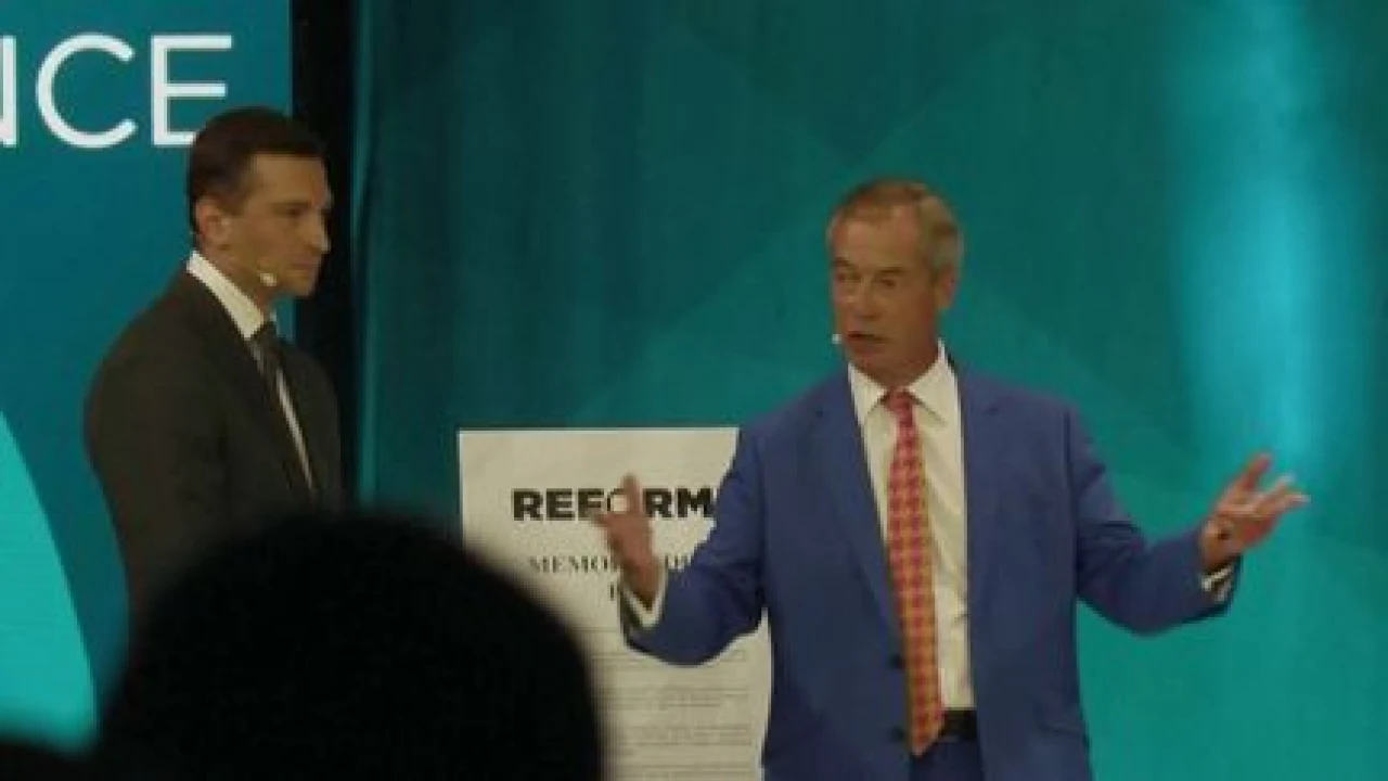 Jordan Bardella et Nigel Farage signent un accord sur le renvoi de réfugiés vers la France