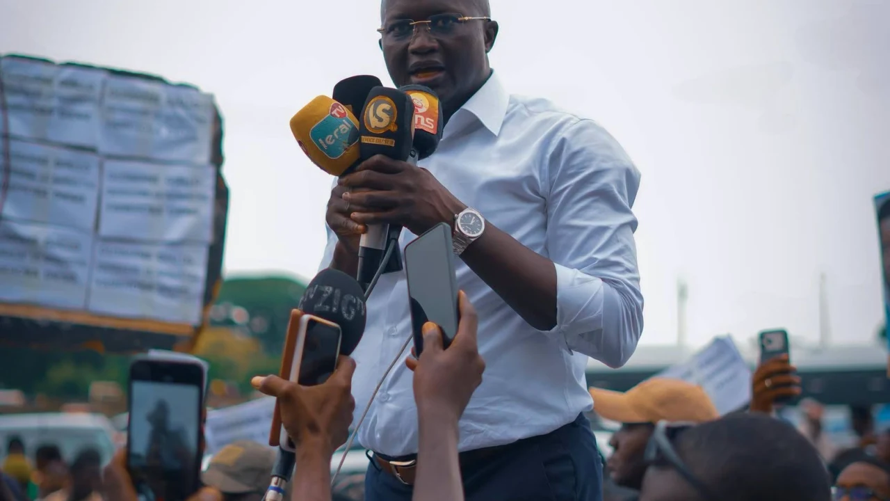À Bignona, Yankhoba Diémé annonce des projets d’hôpital militaire, de pont et de routes pour Ziguinchor