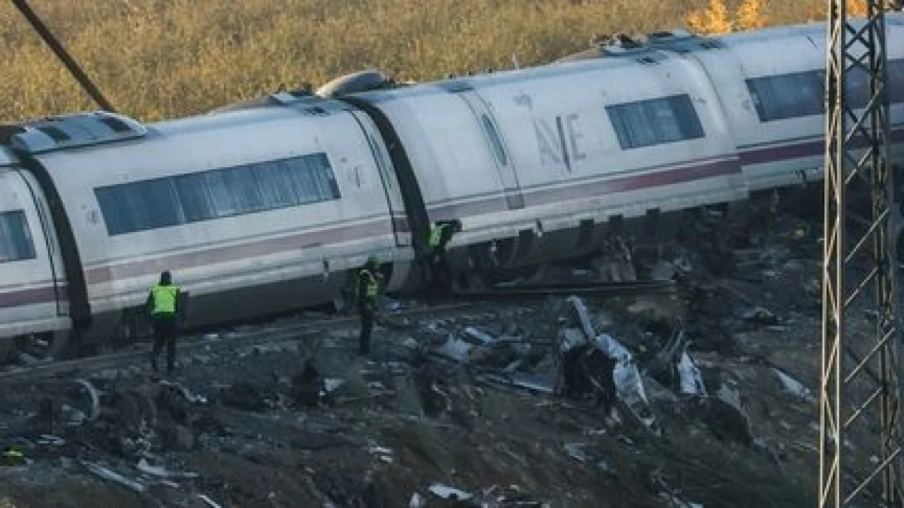 Espagne : 68 morts après une collision entre deux trains, trois jours de deuil national