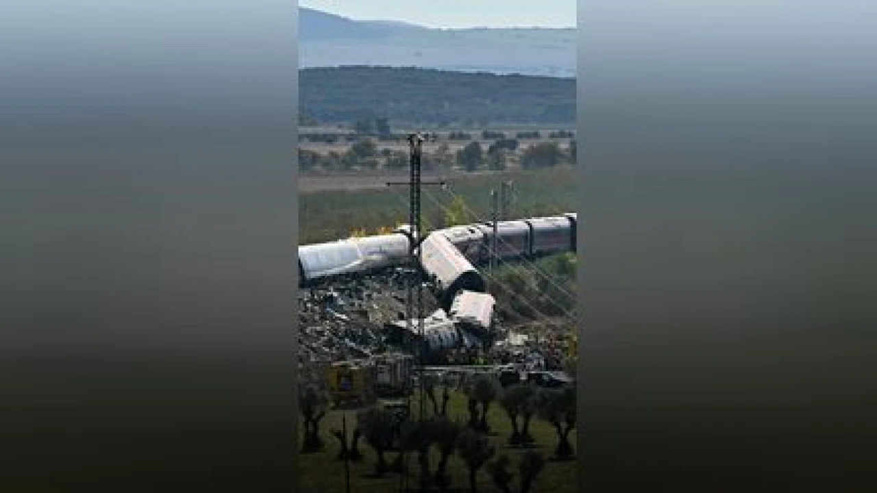 Espagne : au moins 68 morts dans un accident ferroviaire, la piste humaine examinée