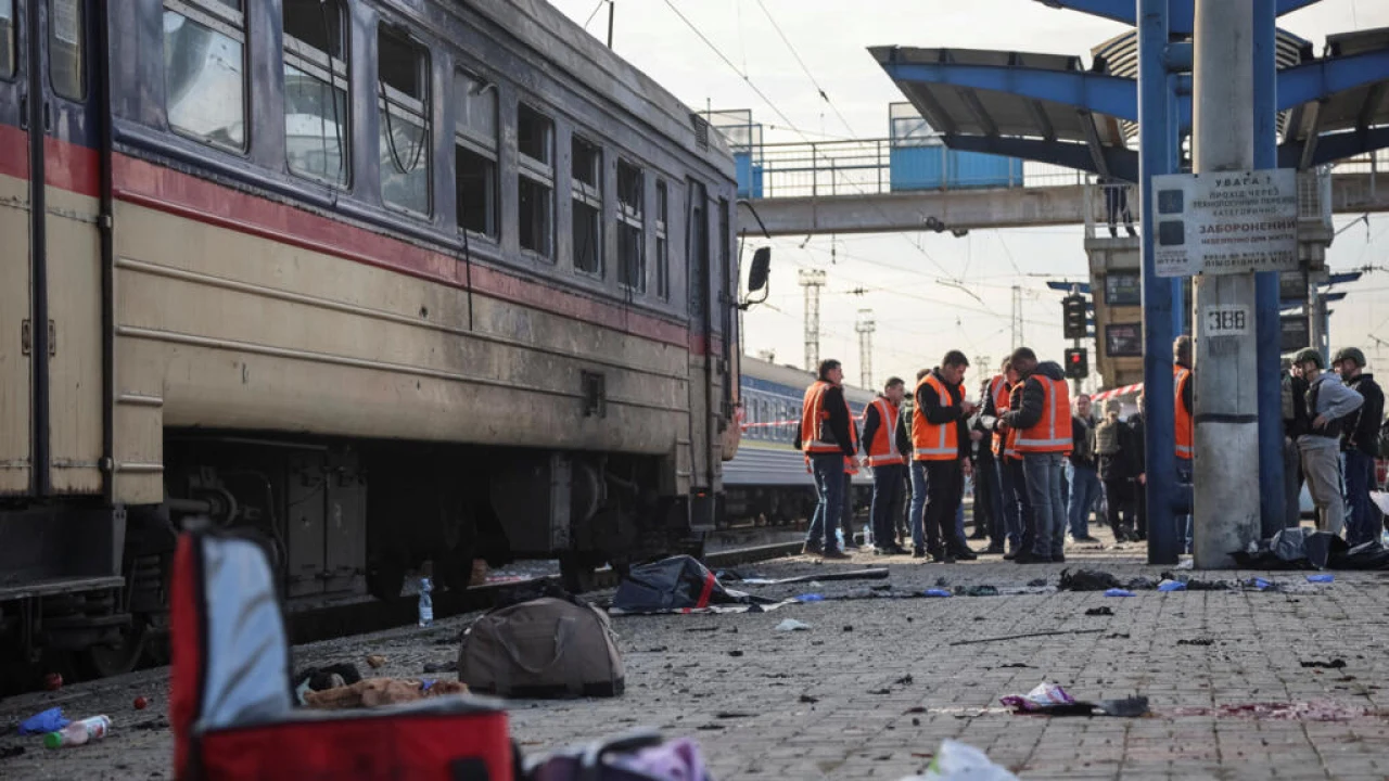 Ukraine : 13 morts dans une attaque de drone à la gare centrale de Dnipro