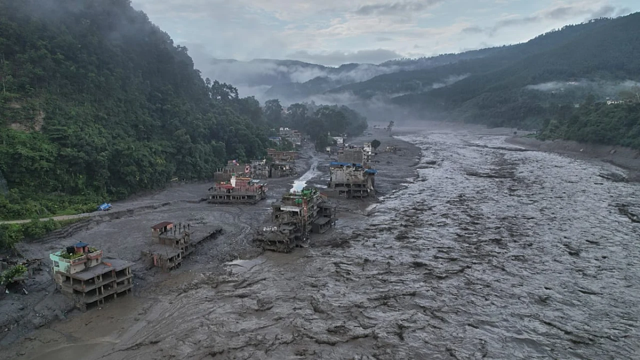 Népal : le bilan des crues s’alourdit, de nouvelles inondations redoutées