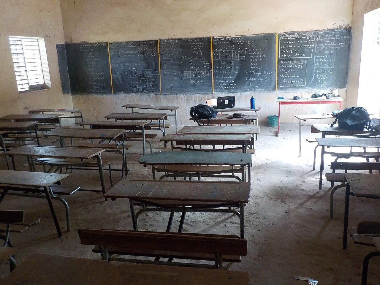 Grève dans l'éducation : le SELS/Authentique appelle à maintenir les cours